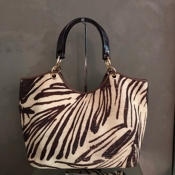 Salvatore Ferragamo cruise collection raffia bag - Picture 2 of 9